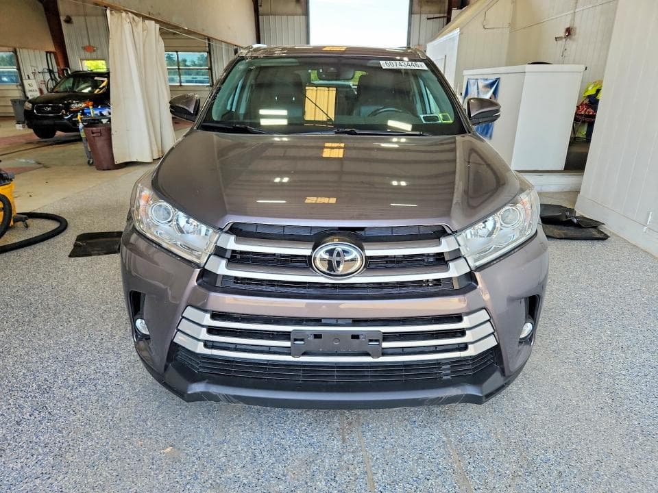 2019 TOYOTA HIGHLANDER XLE 5