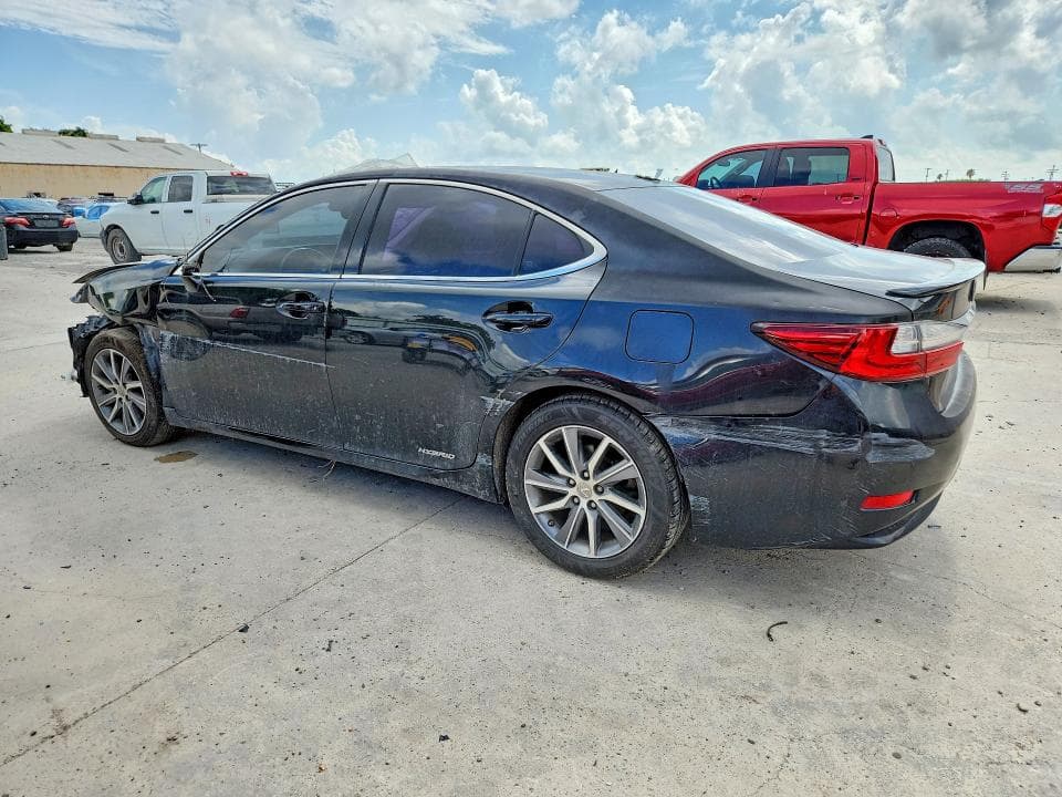 2018 LEXUS ES 300H 2