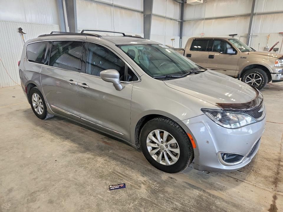 2017 CHRYSLER PACIFICA TOURING L 4