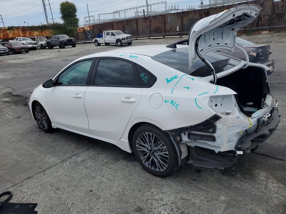 2023 KIA FORTE GT LINE 2
