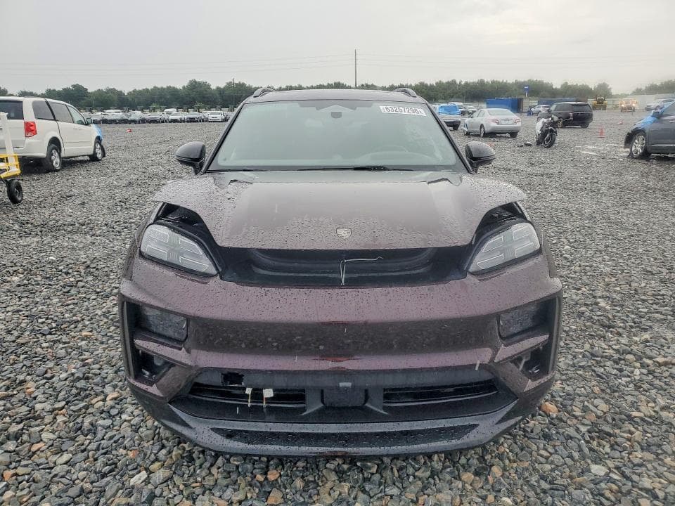 2024 PORSCHE MACAN TURBO 5