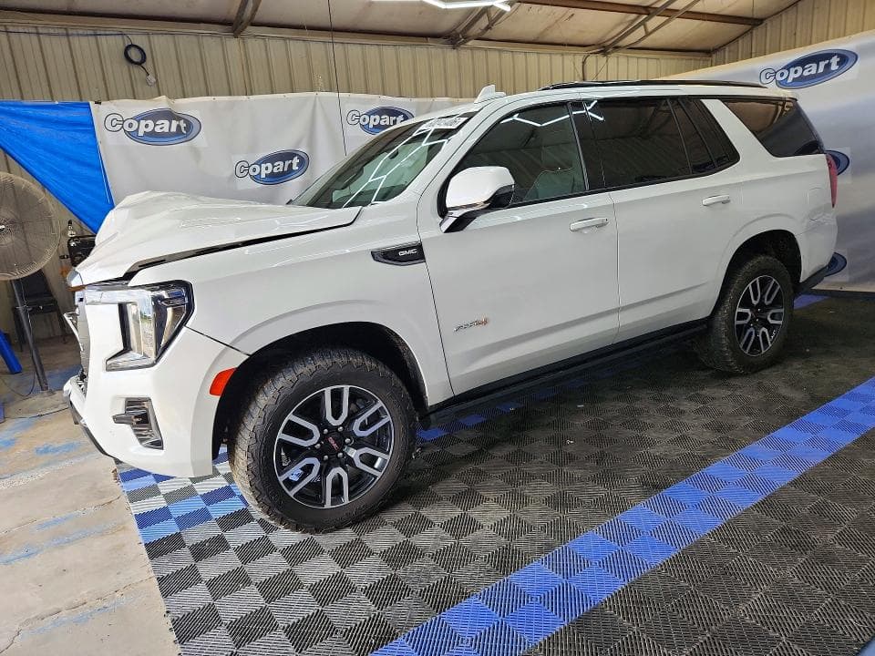 2022 GMC YUKON AT4 - 1