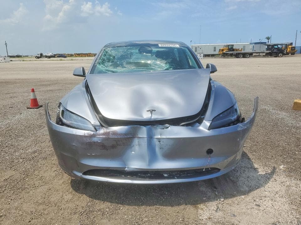 2026 TESLA MODEL 3 5