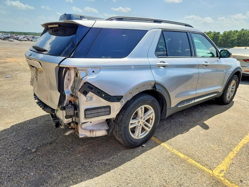 2021 FORD EXPLORER XLT 3