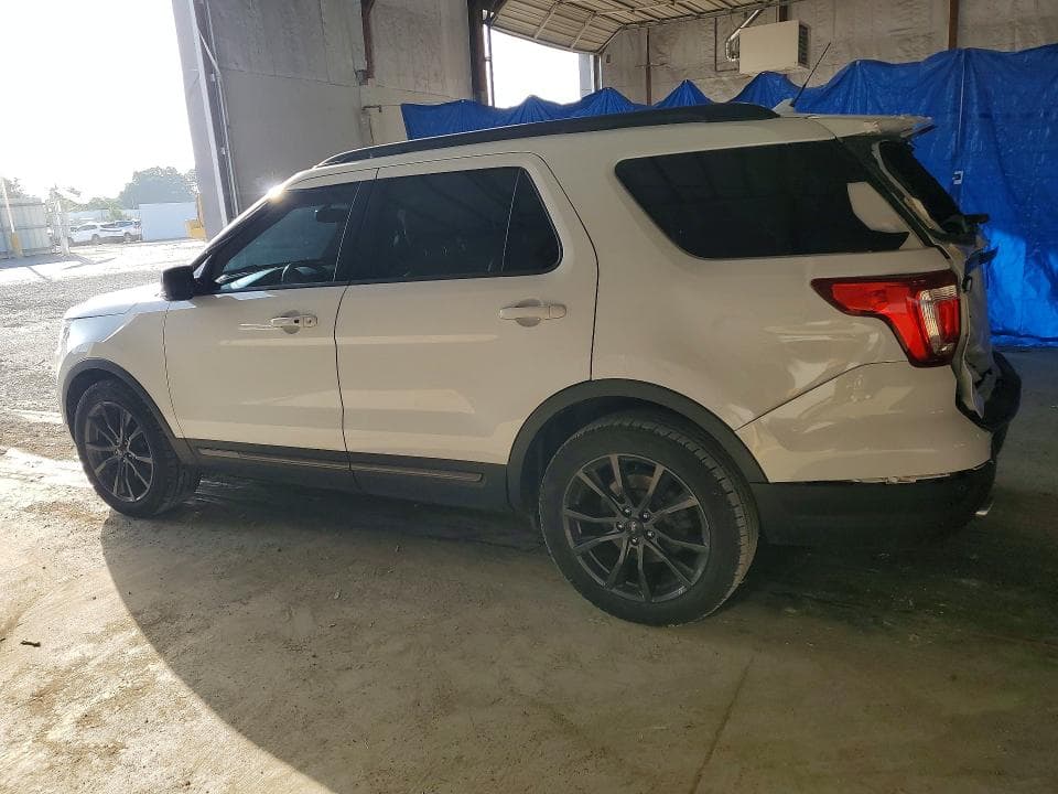 2018 FORD EXPLORER XLT 2