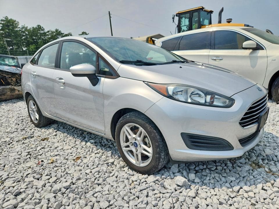 2017 FORD FIESTA SE 4