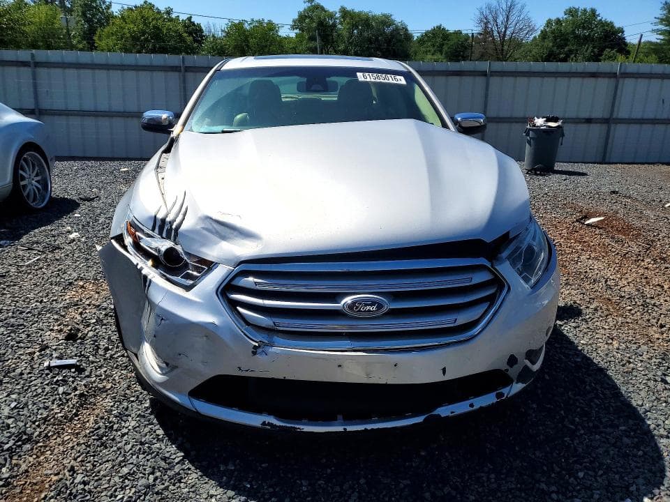 2019 FORD TAURUS LIMITED 5