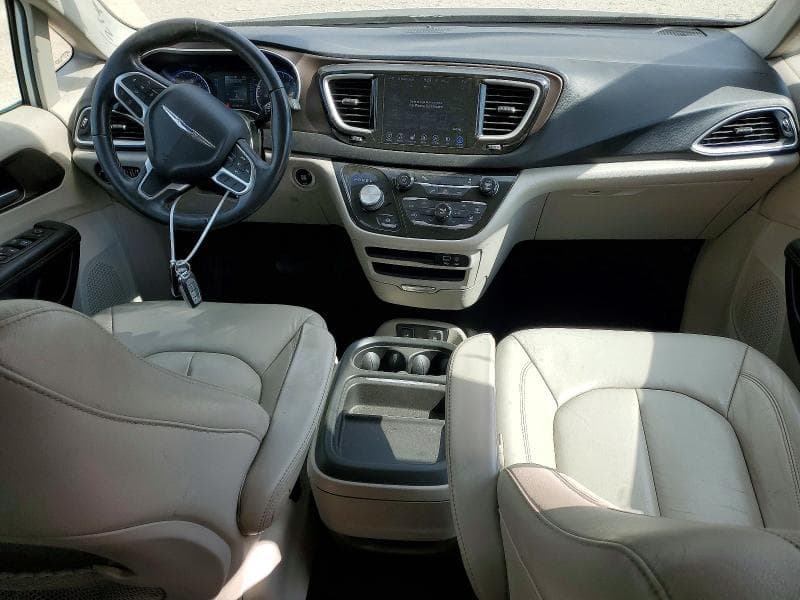 2017 CHRYSLER PACIFICA TOURING L 8