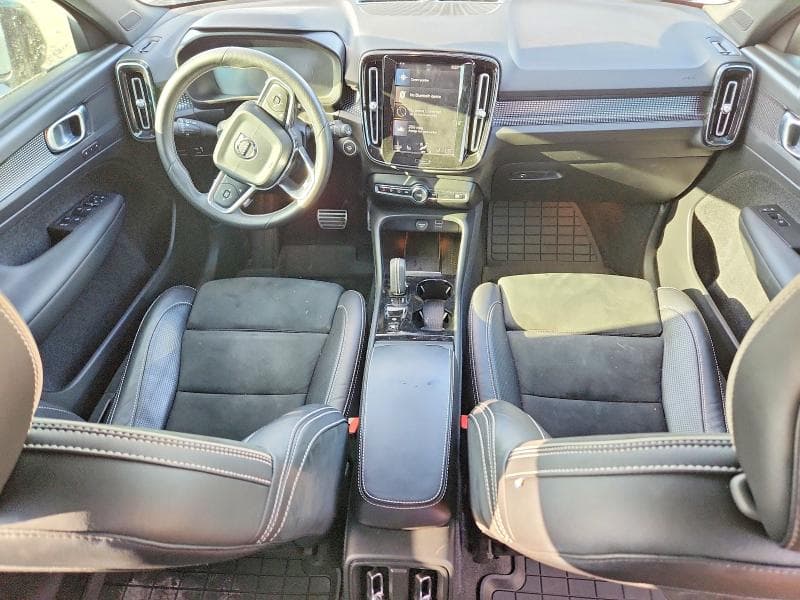 2020 VOLVO XC40 T4 R-DESIGN 8