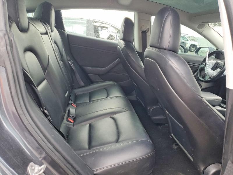 2018 TESLA MODEL 3 10