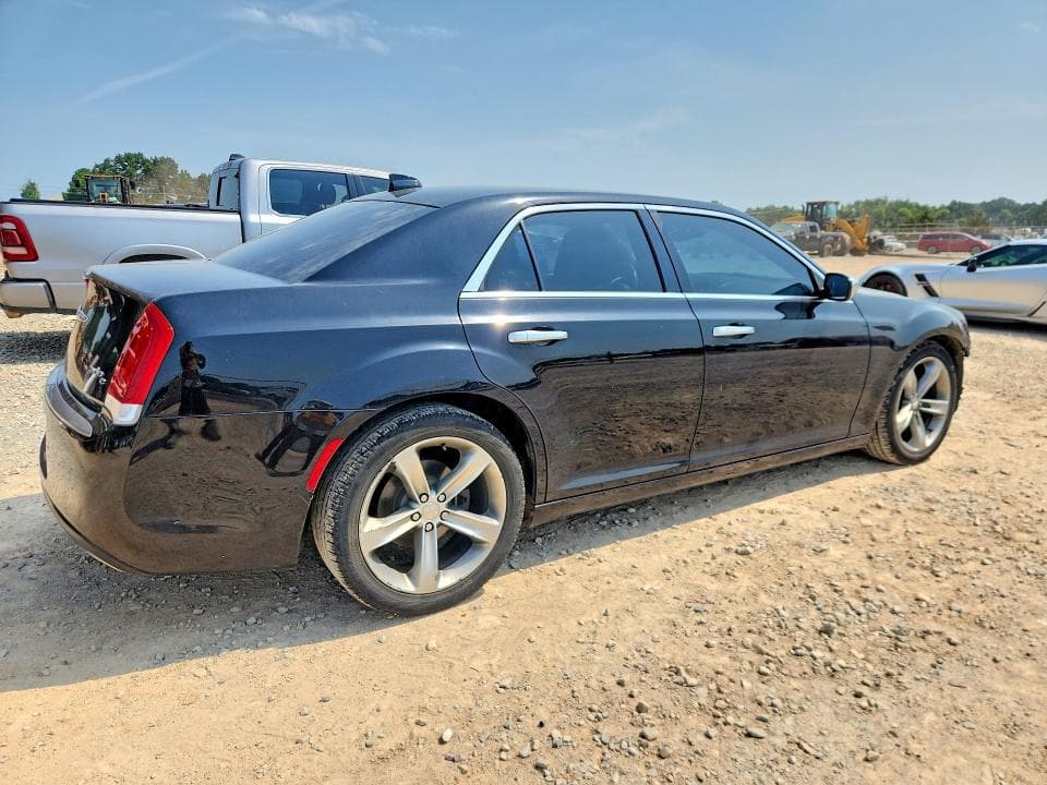 2018 CHRYSLER 300C 3