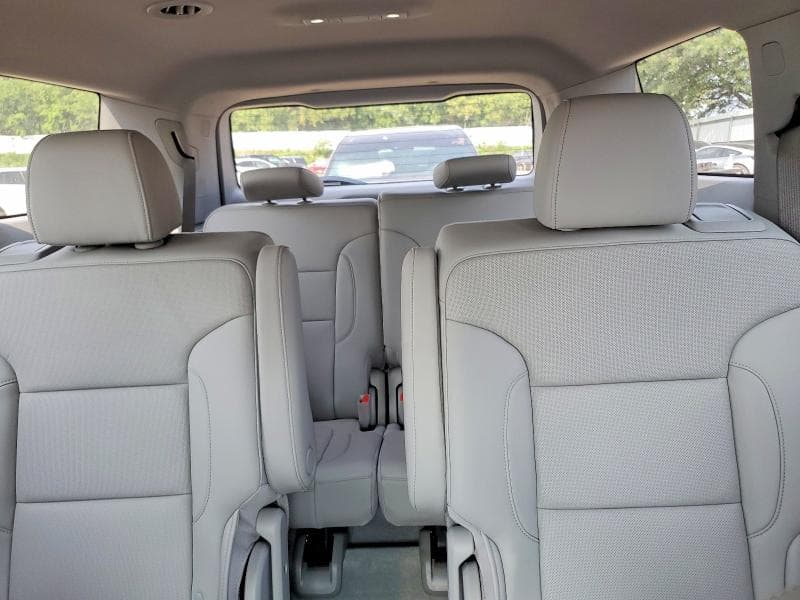 2023 GMC ACADIA SLT 10