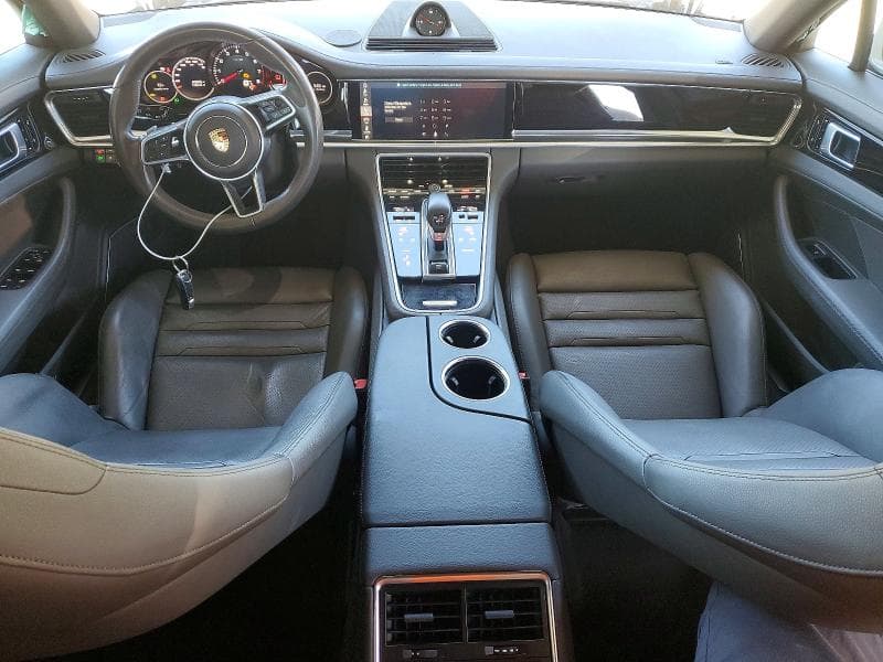 2018 PORSCHE PANAMERA 4 8