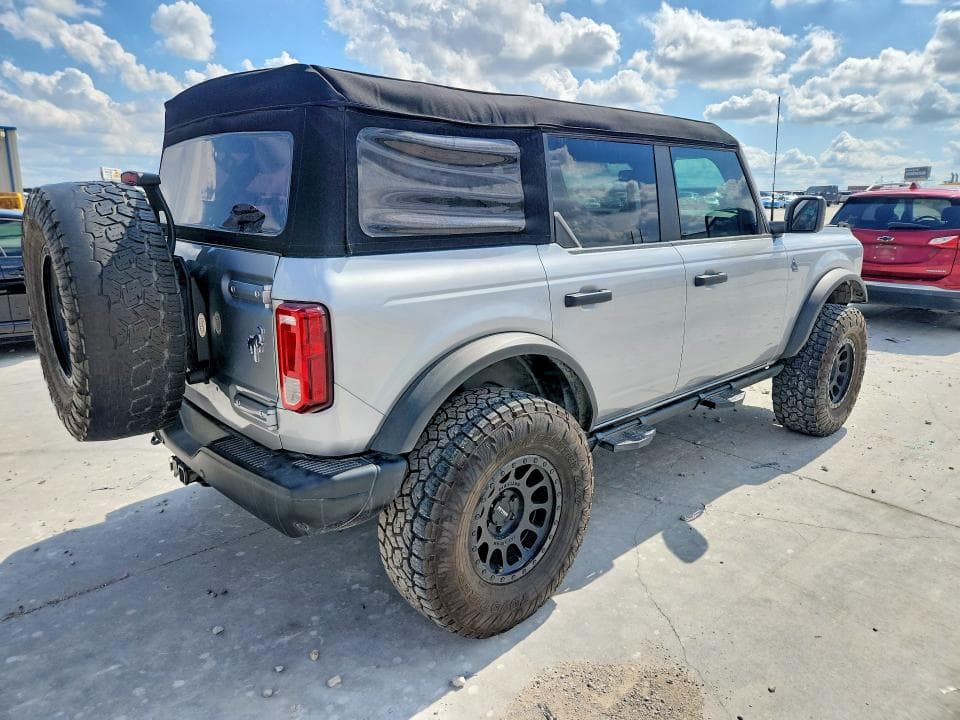 2023 FORD BRONCO BASE 3