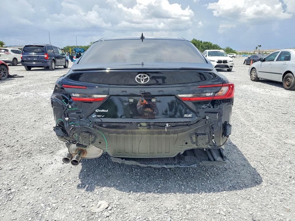 2025 TOYOTA CAMRY SE 6
