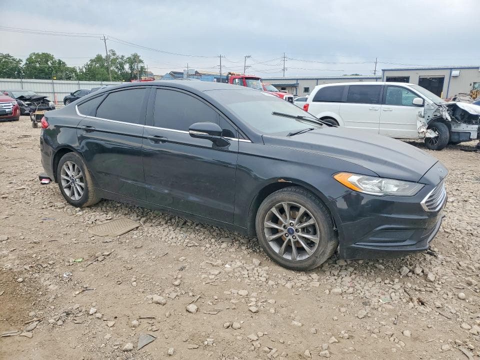 2017 FORD FUSION SE 4