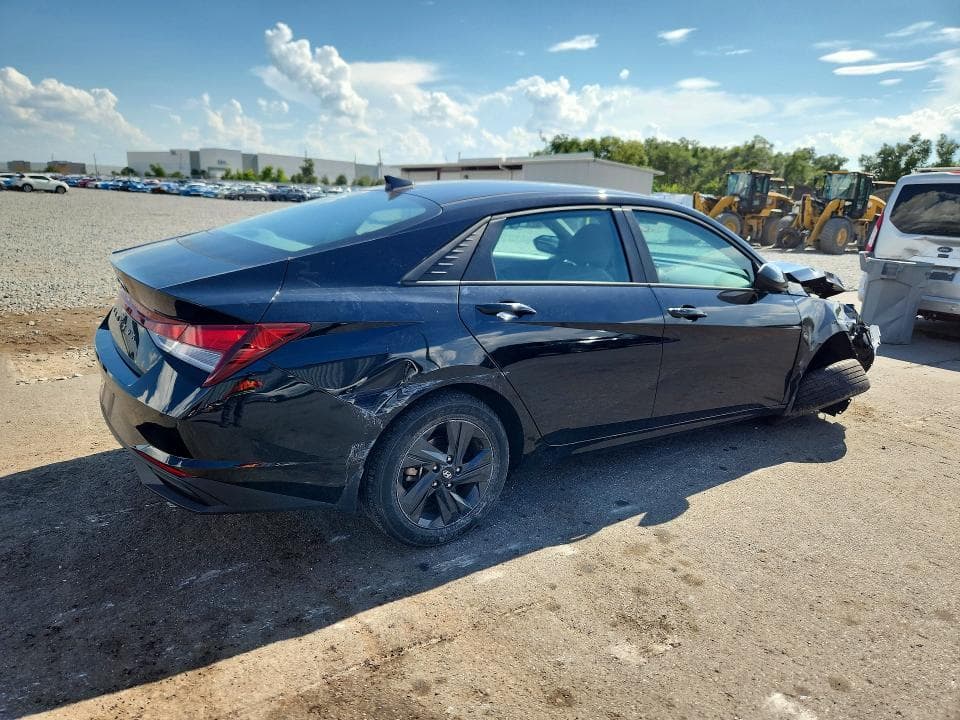 2023 HYUNDAI ELANTRA SEL 3