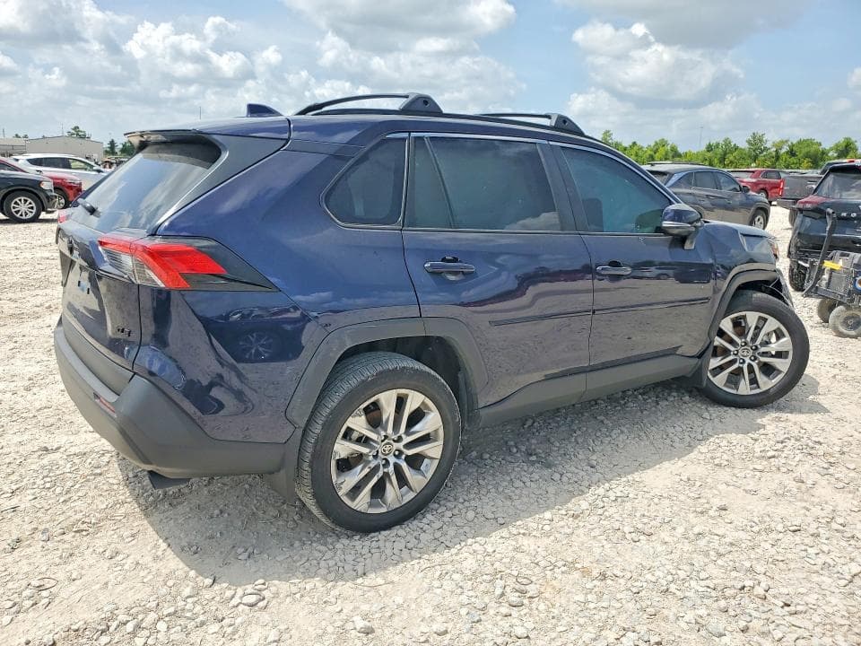 2025 TOYOTA RAV4 XLE PREMIUM 3