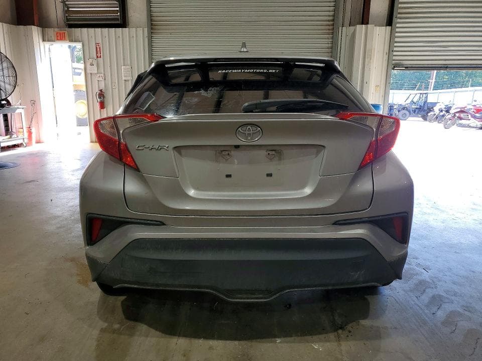 2020 TOYOTA C-HR LE 6