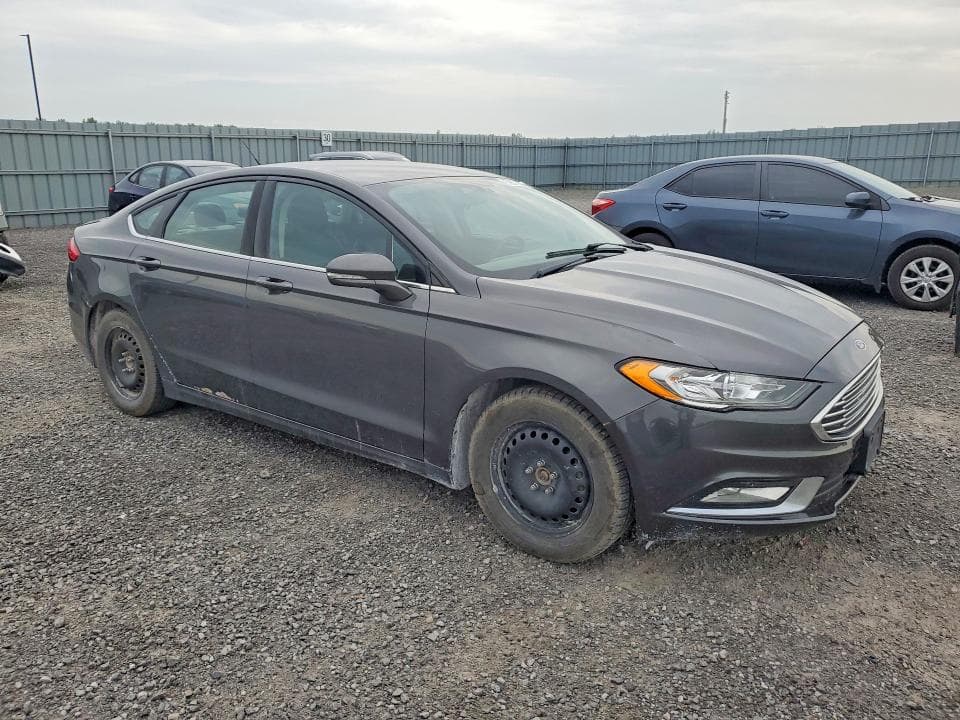 2017 FORD FUSION SE 4