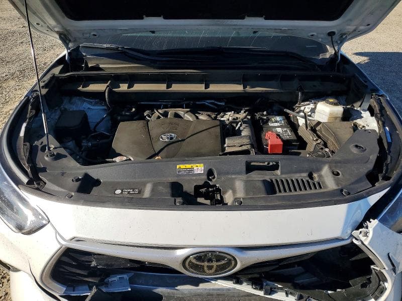 2021 TOYOTA HIGHLANDER LE 11