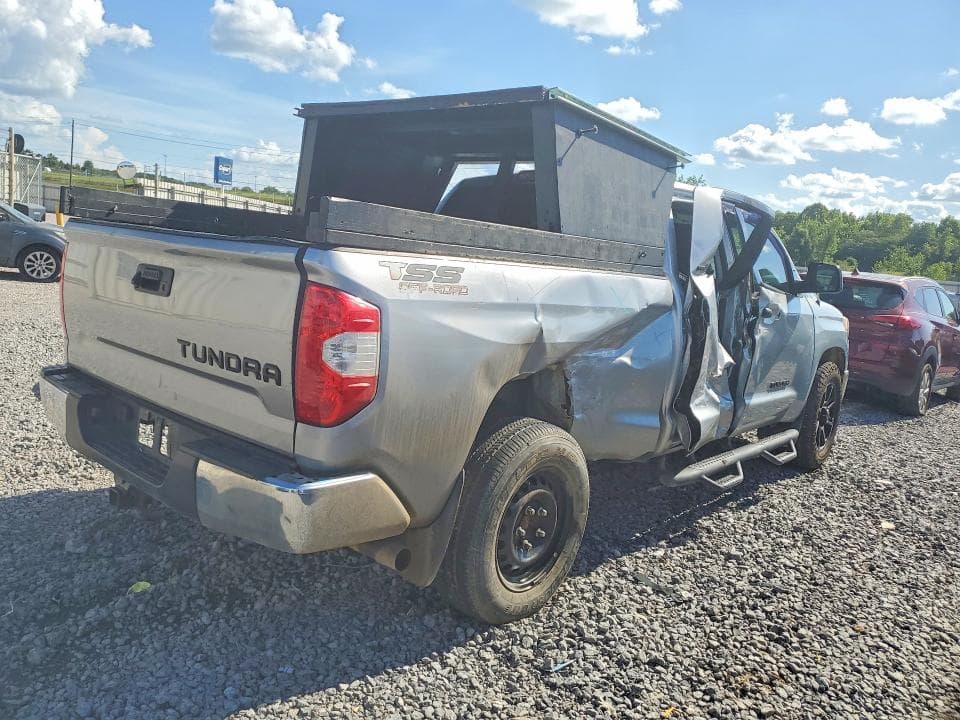 2017 TOYOTA TUNDRA SR5 3