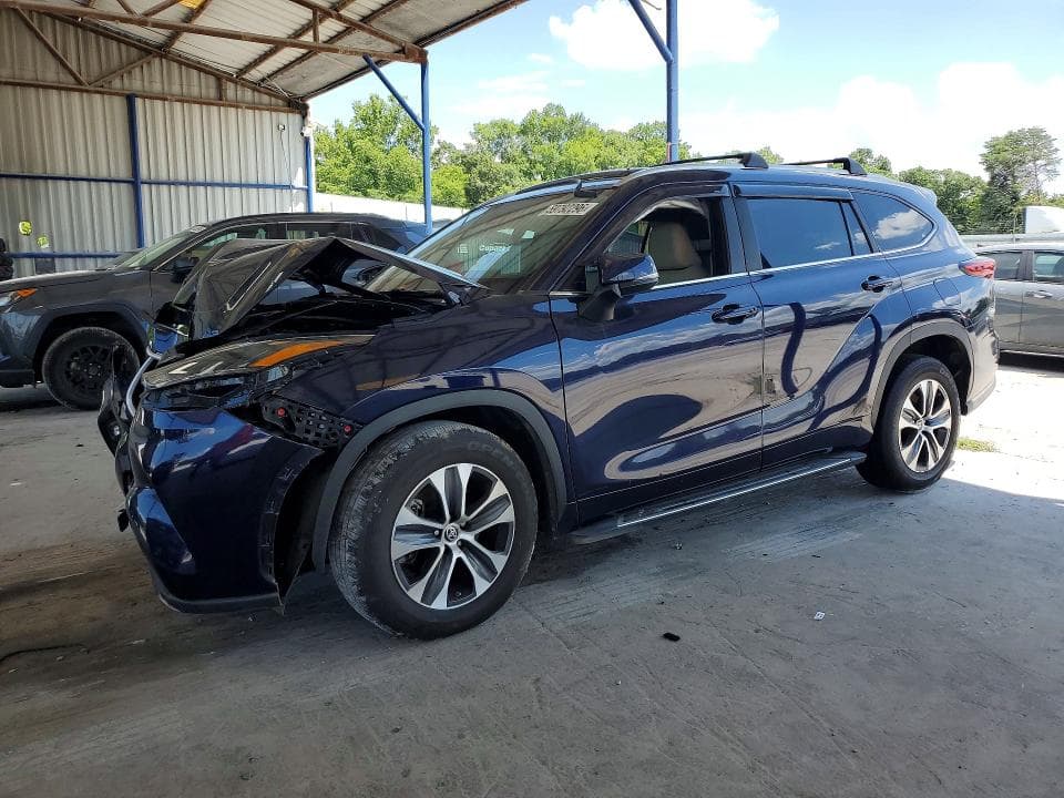 2023 TOYOTA HIGHLANDER XLE - 1