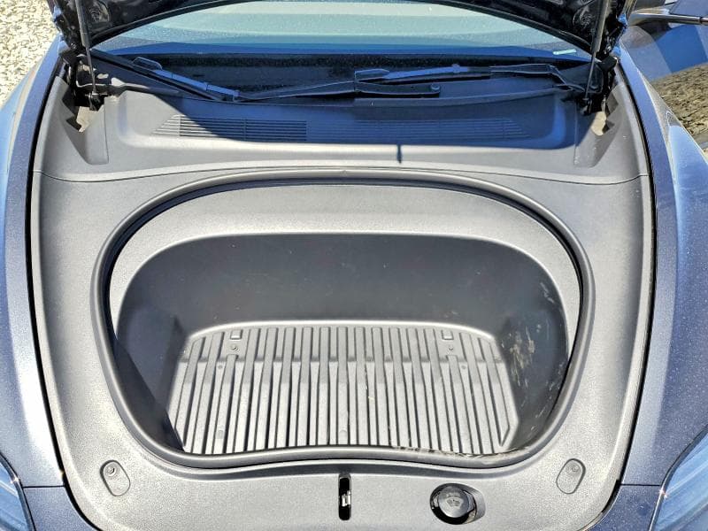 2026 TESLA MODEL 3 11