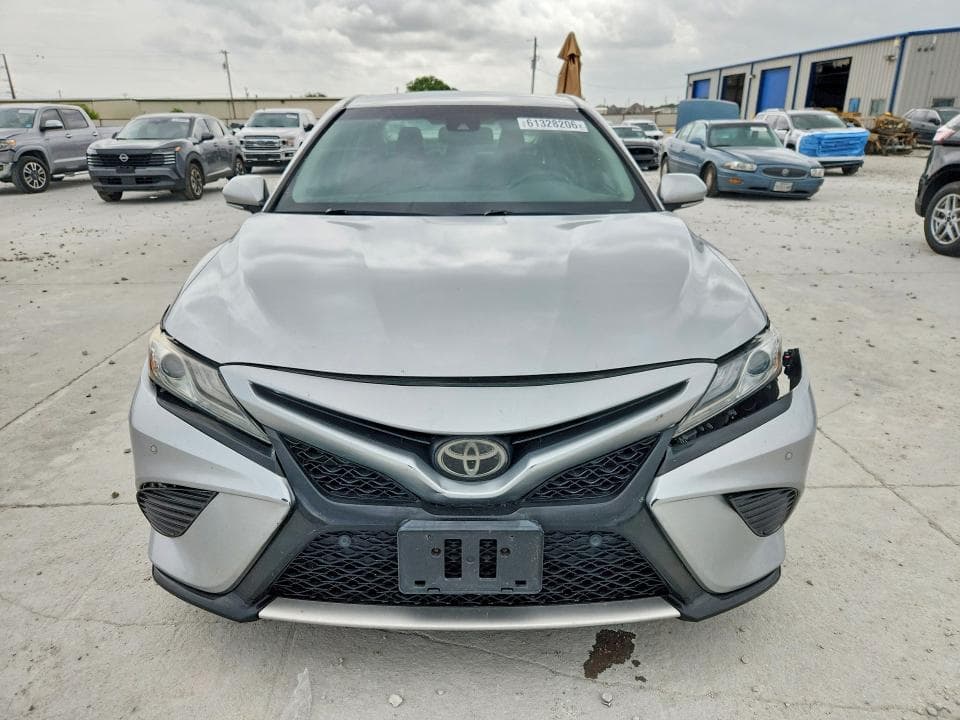 2018 TOYOTA CAMRY XSE 5
