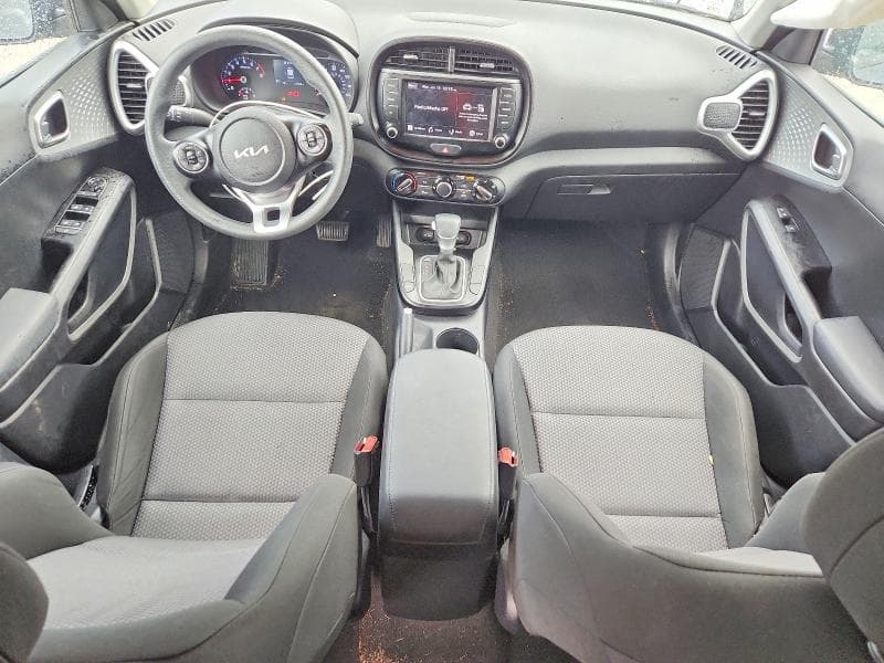 2022 KIA SOUL LX 8
