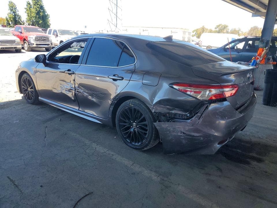 2020 TOYOTA CAMRY SE 2
