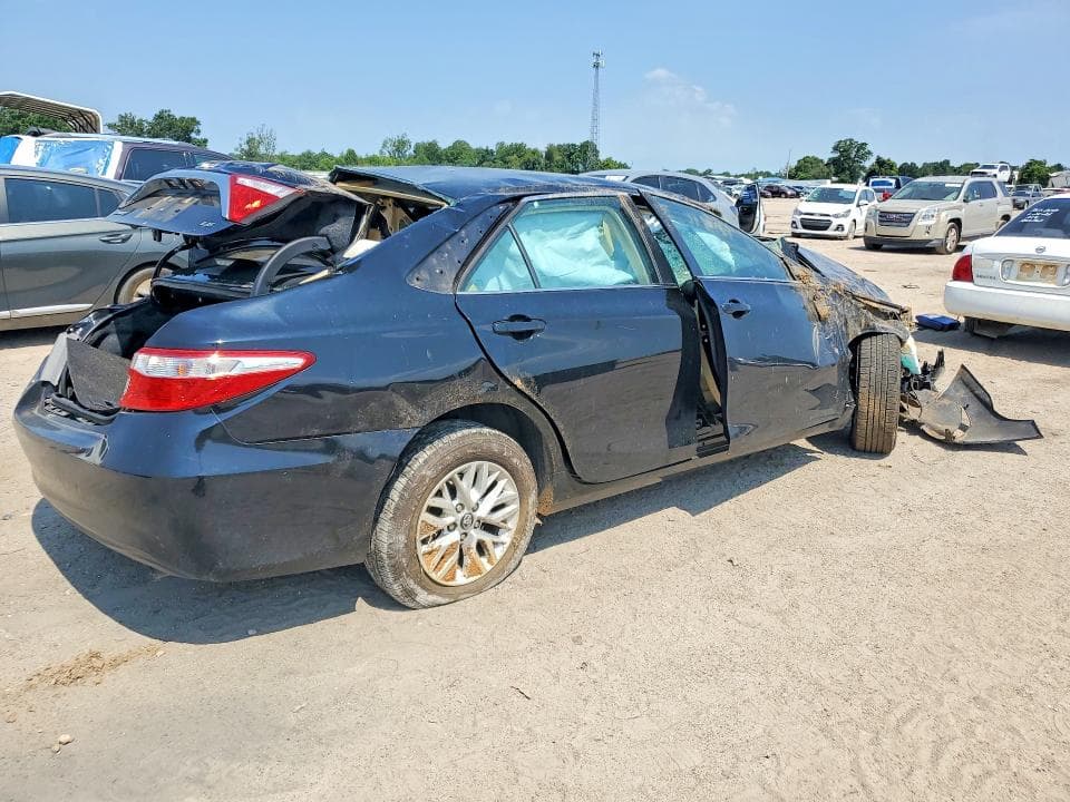 2017 TOYOTA CAMRY LE 3