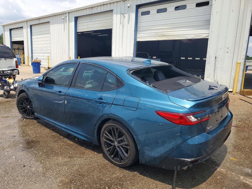 2026 TOYOTA CAMRY SE 2
