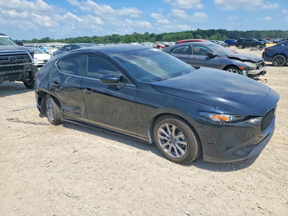 2022 MAZDA 3 4