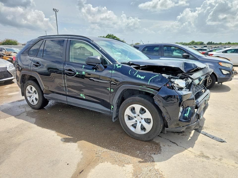2019 TOYOTA RAV4 LE 4