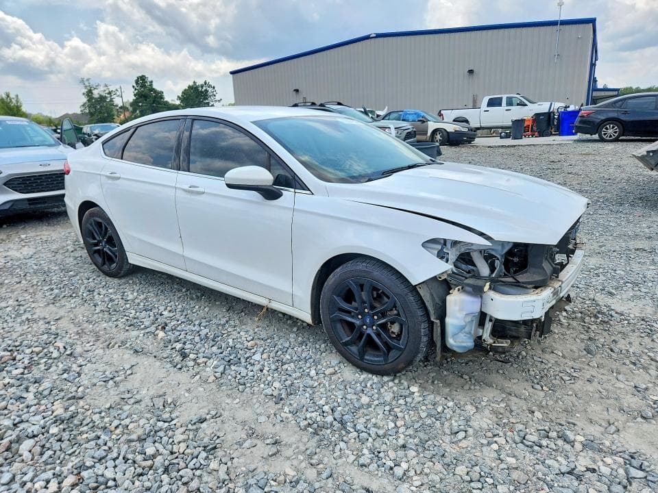 2019 FORD FUSION SE 4