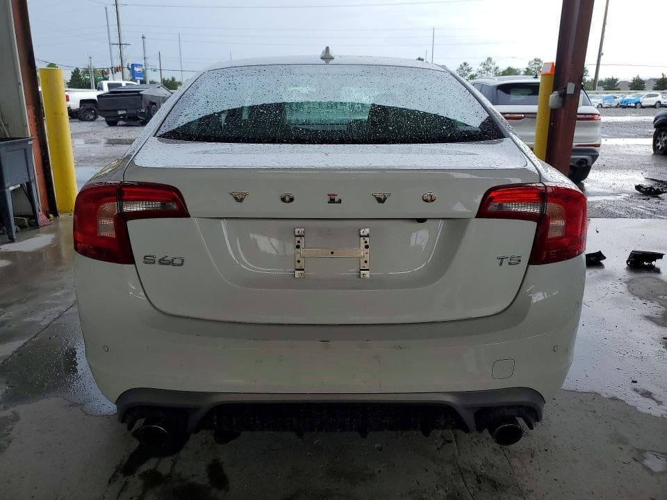 2018 VOLVO S60 DYNAMIC 6