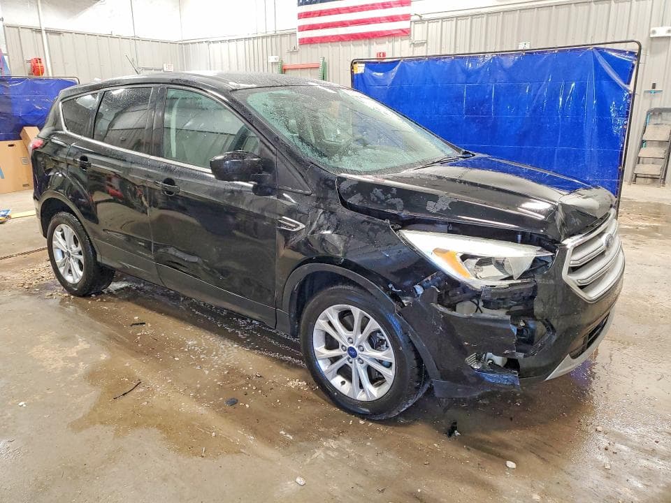 2017 FORD ESCAPE SE 4