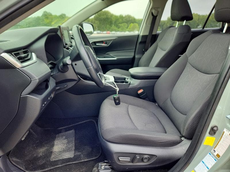 2019 TOYOTA RAV4 XLE 7