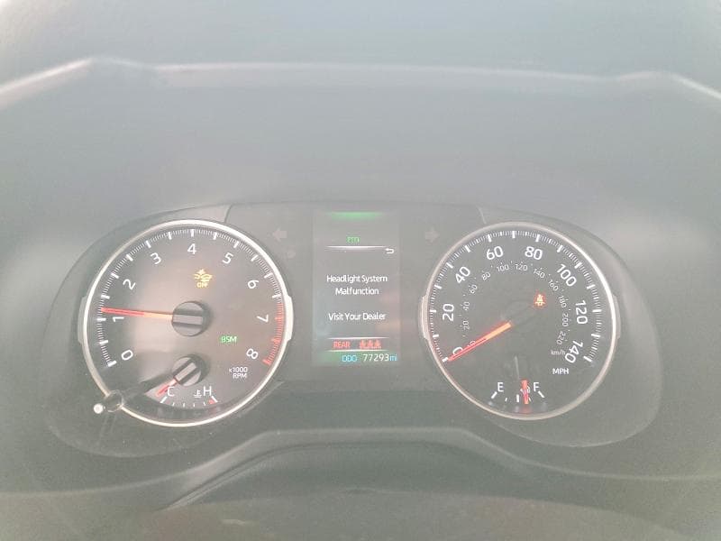 2021 TOYOTA RAV4 XLE 9