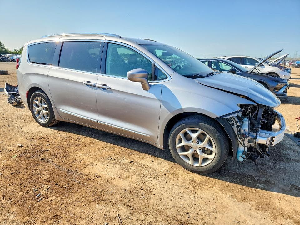 2018 CHRYSLER PACIFICA TOURING L PLUS 4