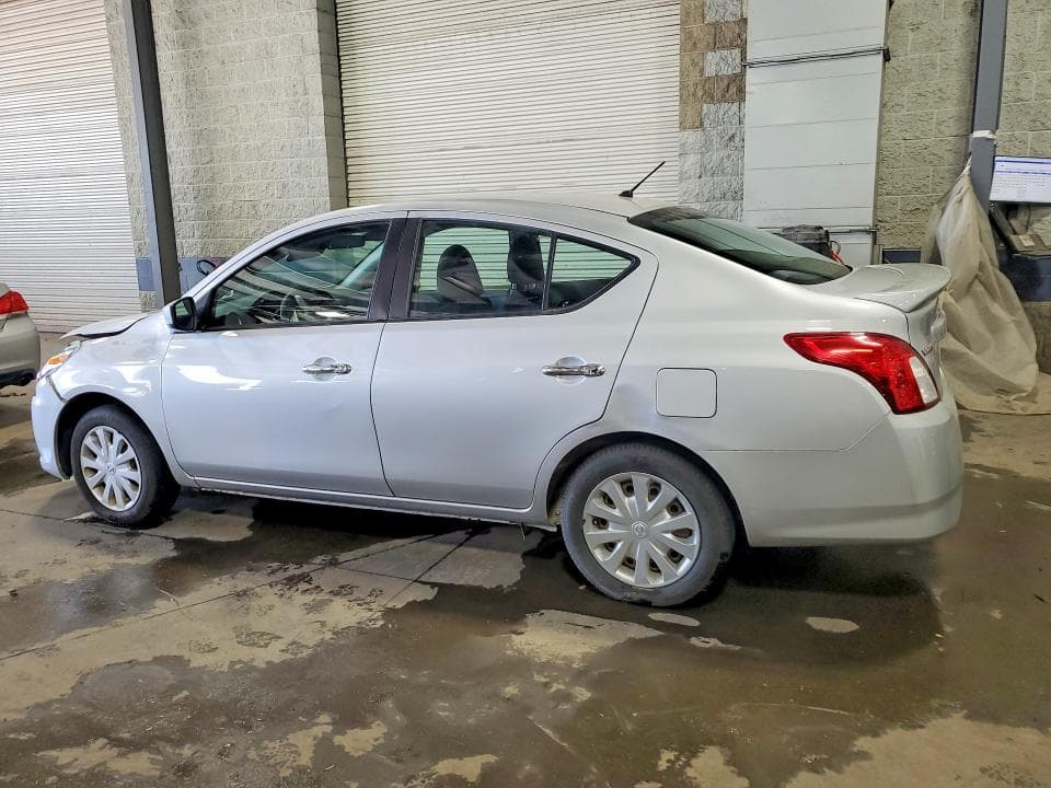2017 NISSAN VERSA 1.6 SV 2