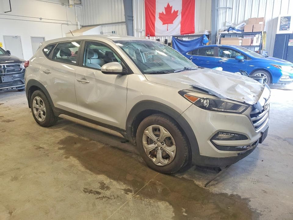 2017 HYUNDAI TUCSON SE 4