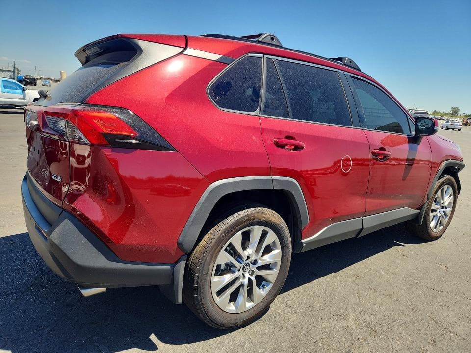 2021 TOYOTA RAV4 XLE PREMIUM 3