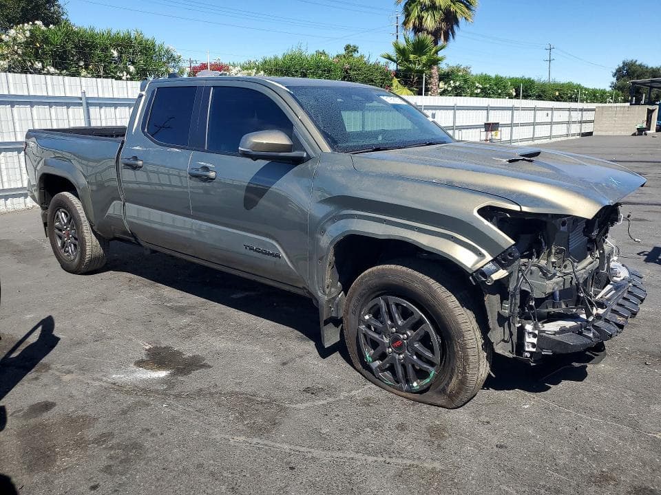 2025 TOYOTA TACOMA TRD SPORT 4
