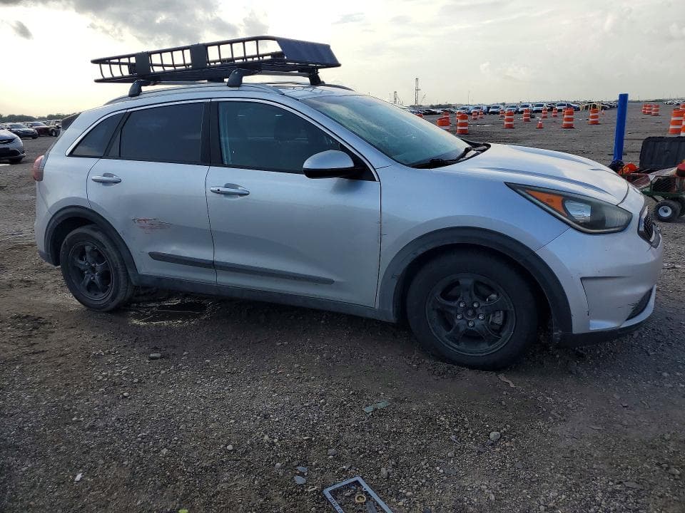 2019 KIA NIRO LX 4