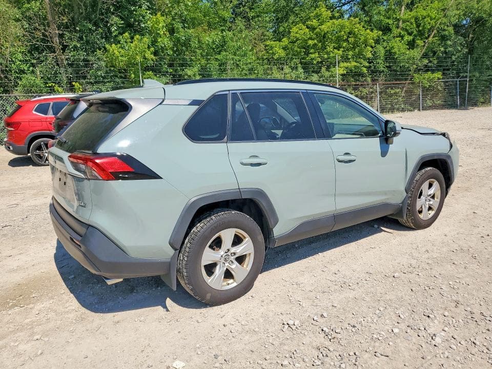 2019 TOYOTA RAV4 XLE 3