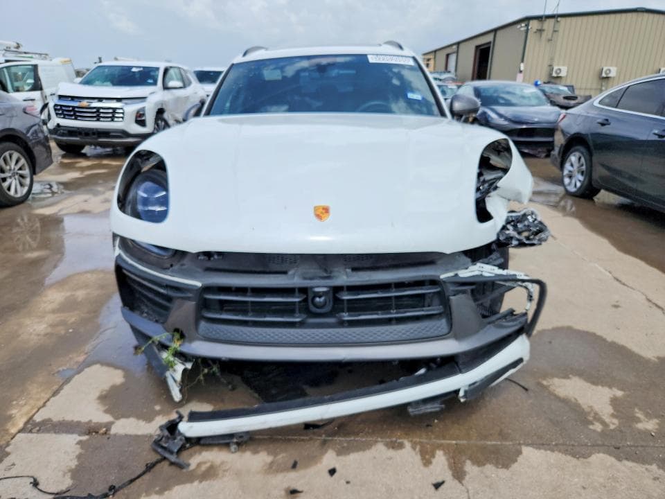 2024 PORSCHE MACAN BASE 5