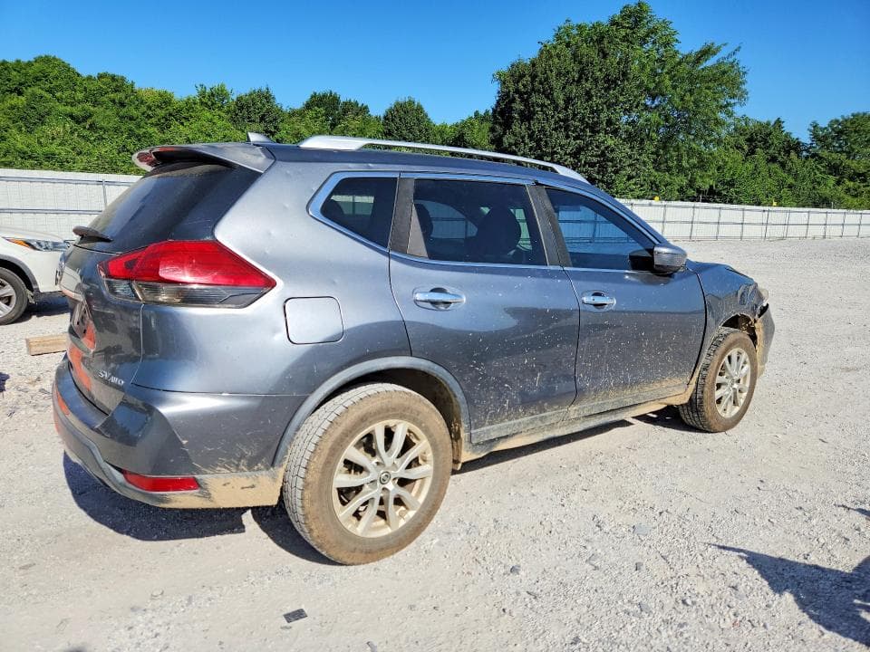 2017 NISSAN ROGUE SV 3
