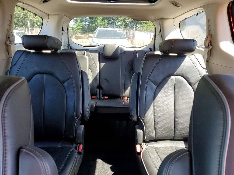 2018 CHRYSLER PACIFICA LIMITED 10